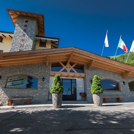 Sport Hotel Prodongo Brallo Di Pregola Buitenkant foto